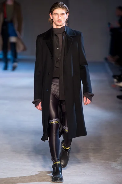 Look 27